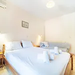 Arianna 17 Apartment
